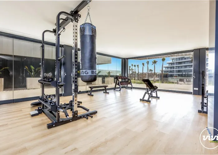 Apartamento Vivi Homes - Alma Pool, Gym, Sauna, Terrace & Sea View *