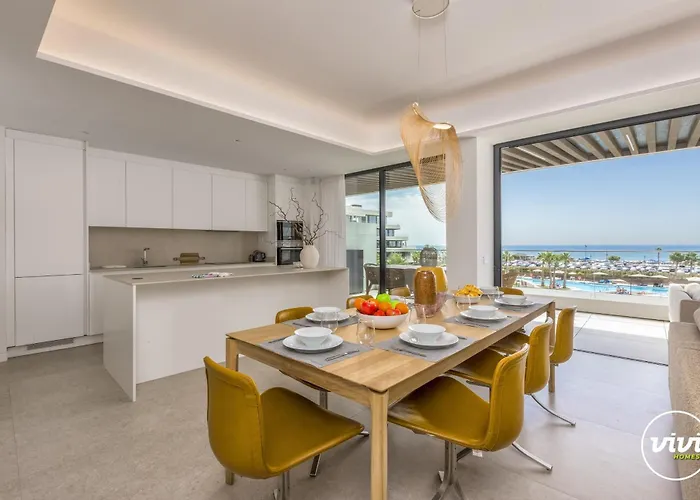 Apartamento Vivi Homes - Alma Pool, Gym, Sauna, Terrace & Sea View *