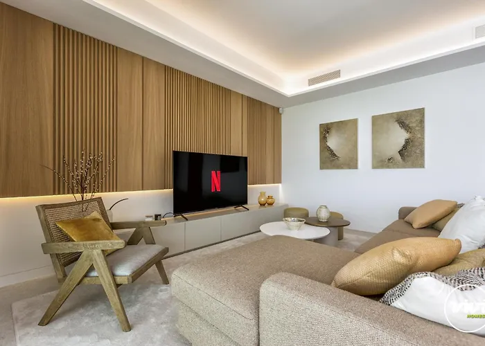 Vivi Homes - Alma Pool, Gym, Sauna, Terrace & Sea View * Torremolinos