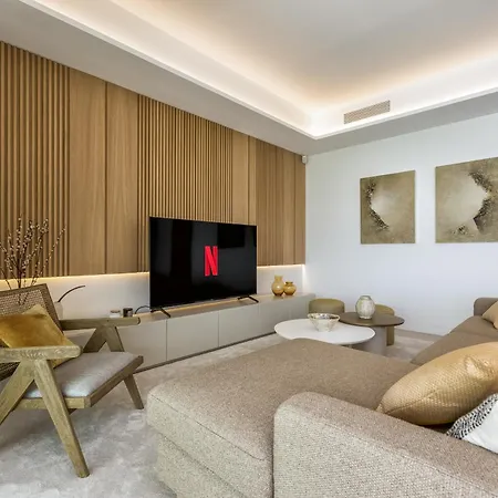 Vivi Homes - Alma Pool, Gym, Sauna, Terrace & Sea View * Torremolinos