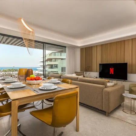 Vivi Homes - Alma Pool, Gym, Sauna, Terrace & Sea View Торремолінос
