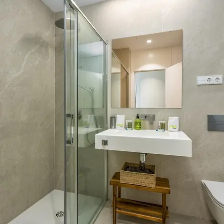 Vivi Homes - Alma Pool, Gym, Sauna, Terrace & Sea View توريمولينوس